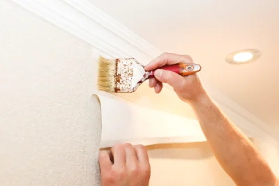 Pose de papier peint à Marques — revêtements muraux et toiles de verre